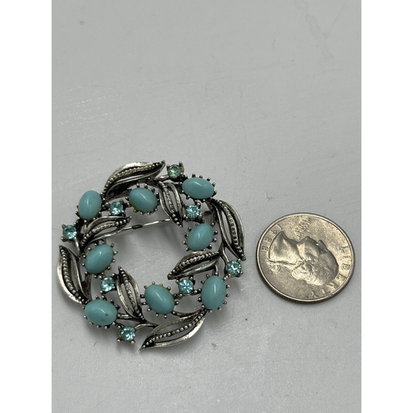 Vintage Signed LISNER Brooch Wreath Round Silver Tone Faux Turquoise Blue Stone - Picture 3 of 5